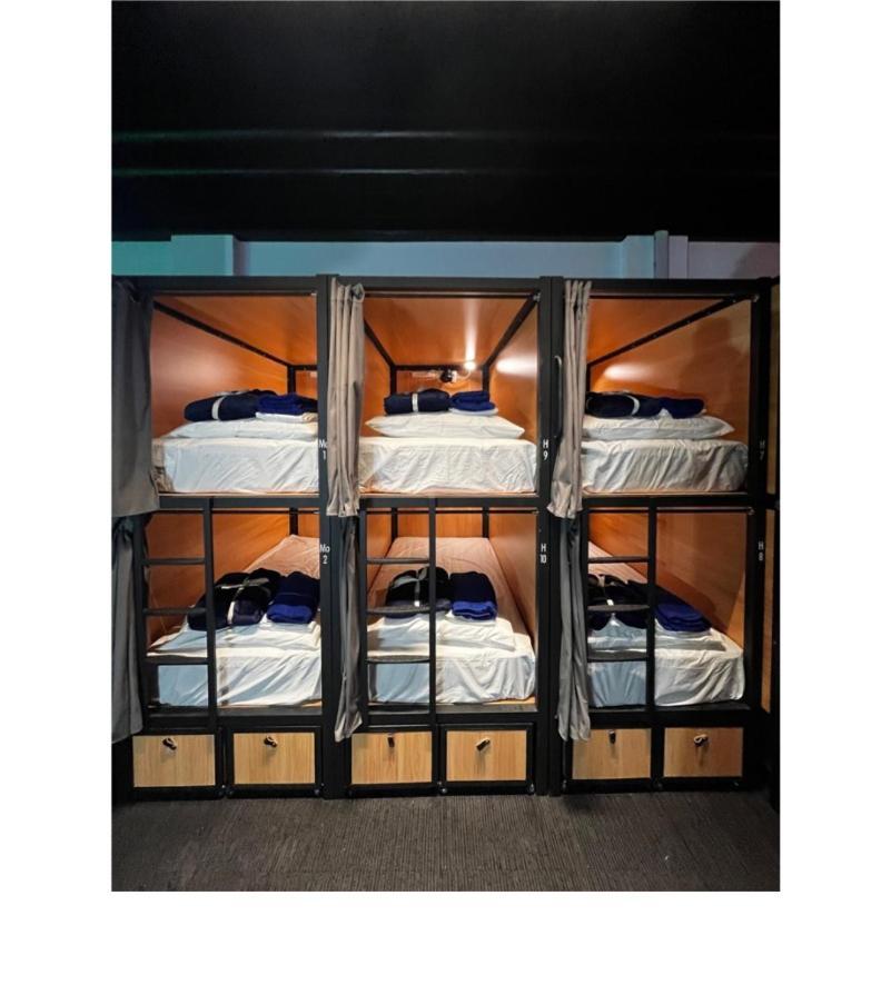 Capsuleaccom Hostel Gold Coast Esterno foto